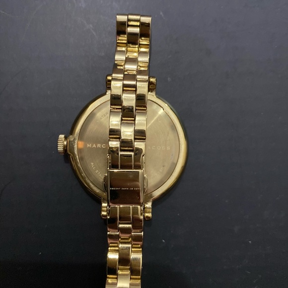 MARC By Marc Jacobs Watch - Picture 3 of 3